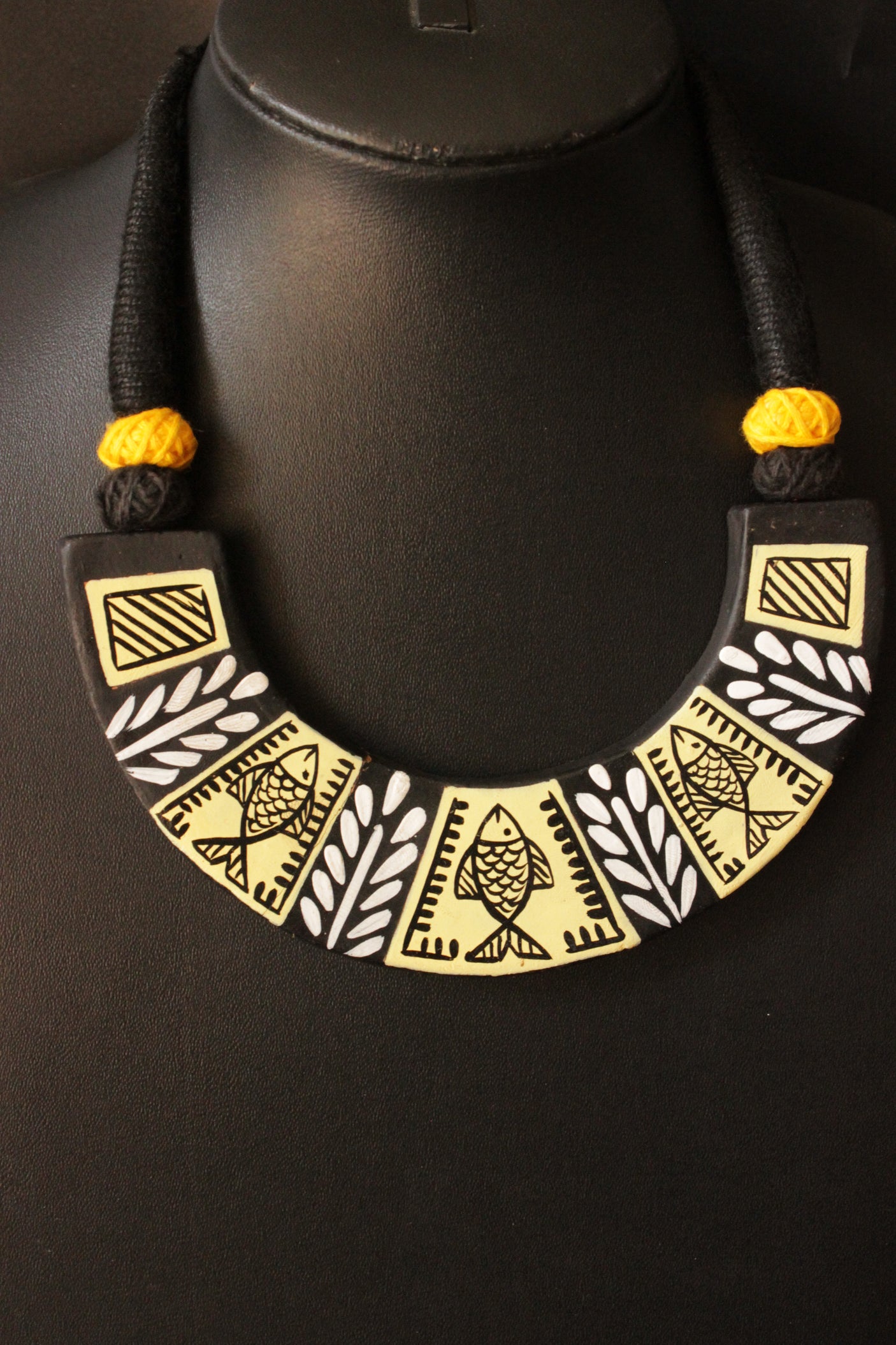 Black Hand-Painted Fish Motifs Tribal Terracotta Clay Adjustable Length Choker Necklace Set