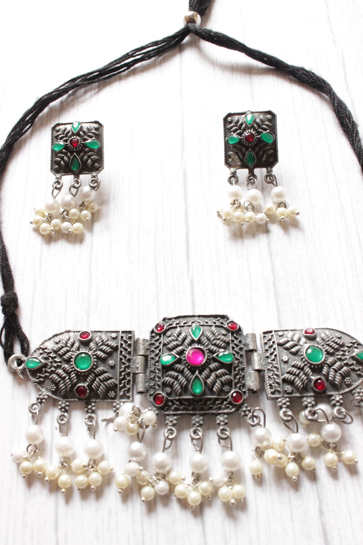 Adjustable Mini Choker Necklace Set with Rhinestones and White Beads Detailing