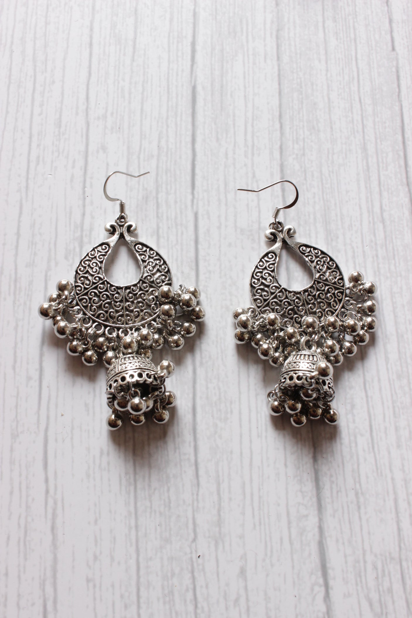 Long Silver Finish Metal Necklace Set with Intricate Detailing