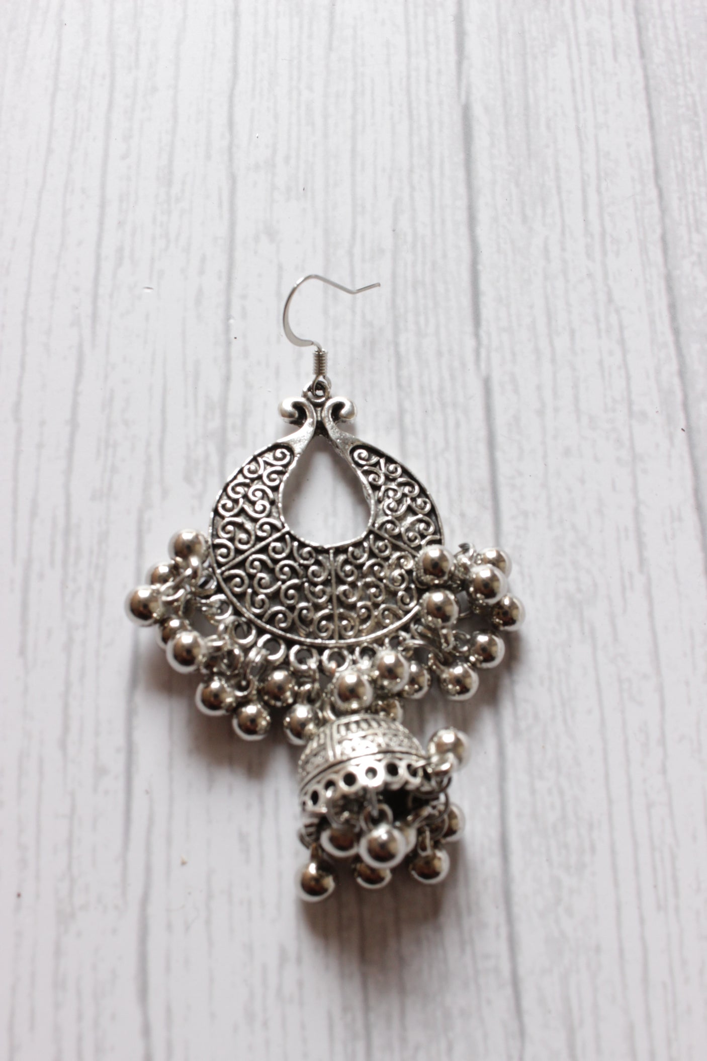 Long Silver Finish Metal Necklace Set with Intricate Detailing