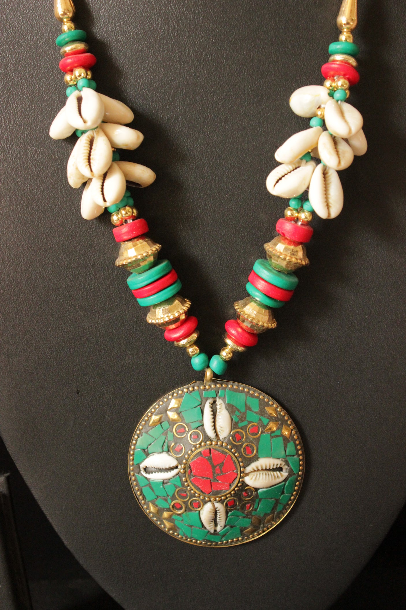 Green and Black Pendant Tibetan Necklace Decorate with Shells and Beads