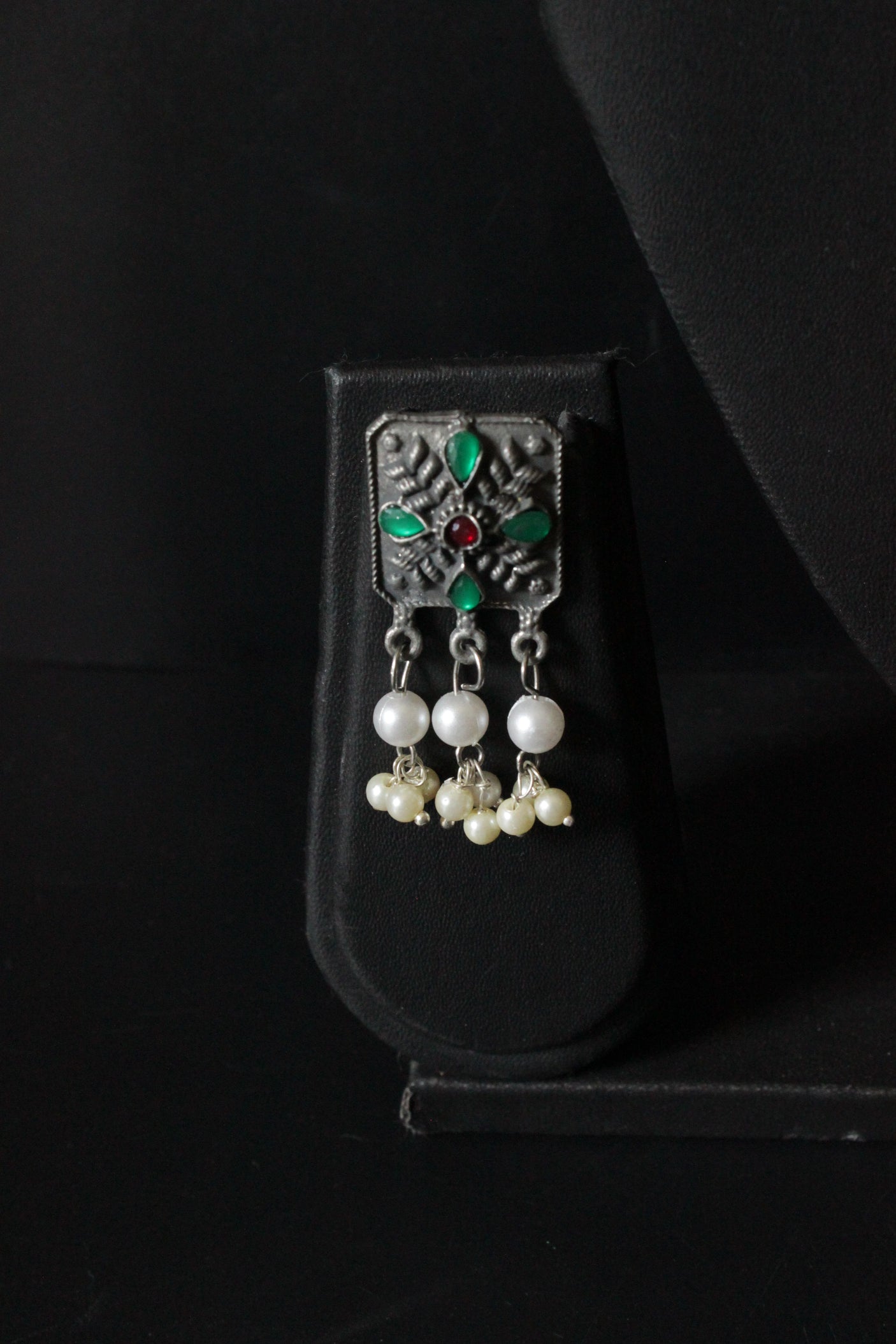 Adjustable Mini Choker Necklace Set with Rhinestones and White Beads Detailing