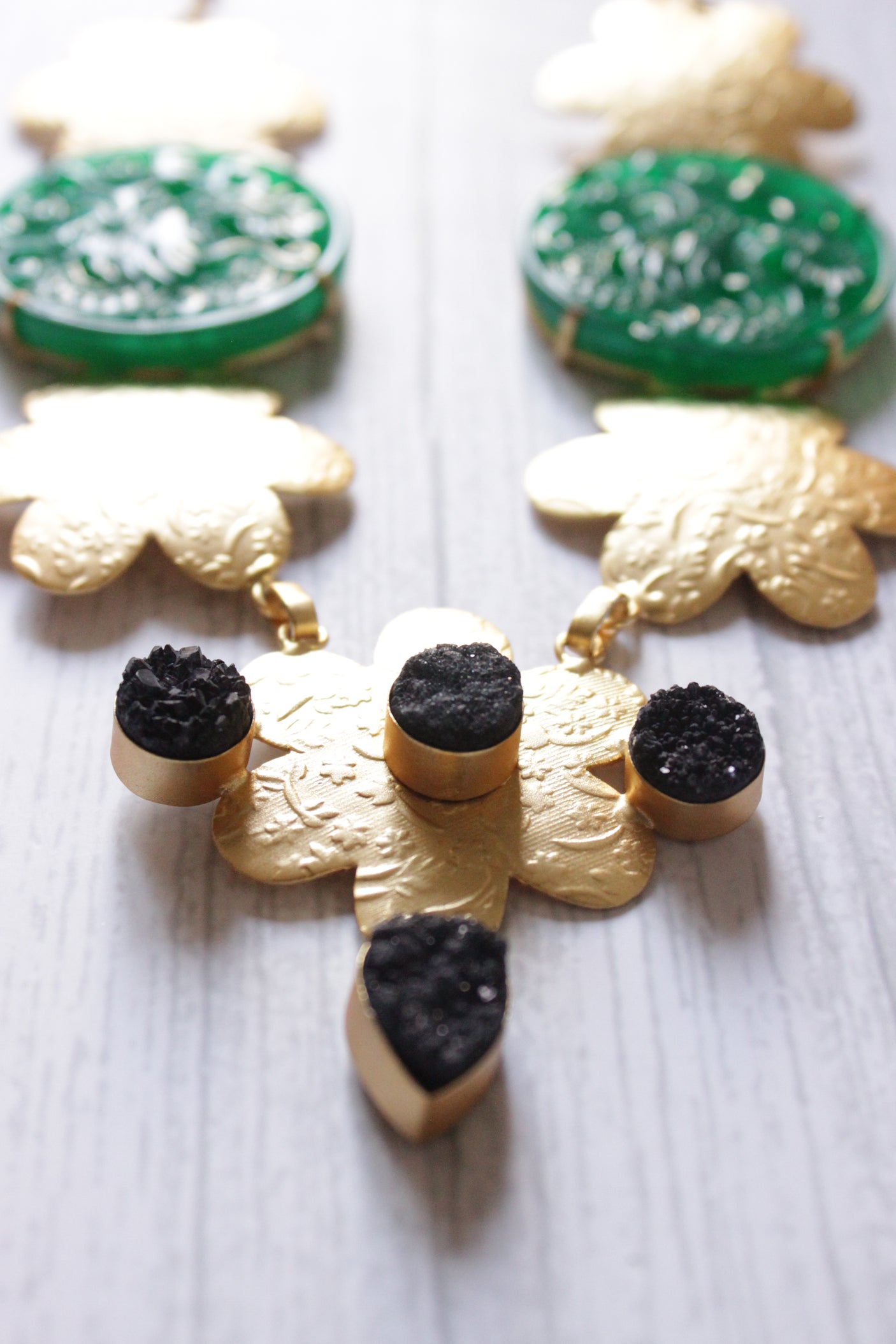 Carving Green Onyx Druzy Gold Plated Necklace