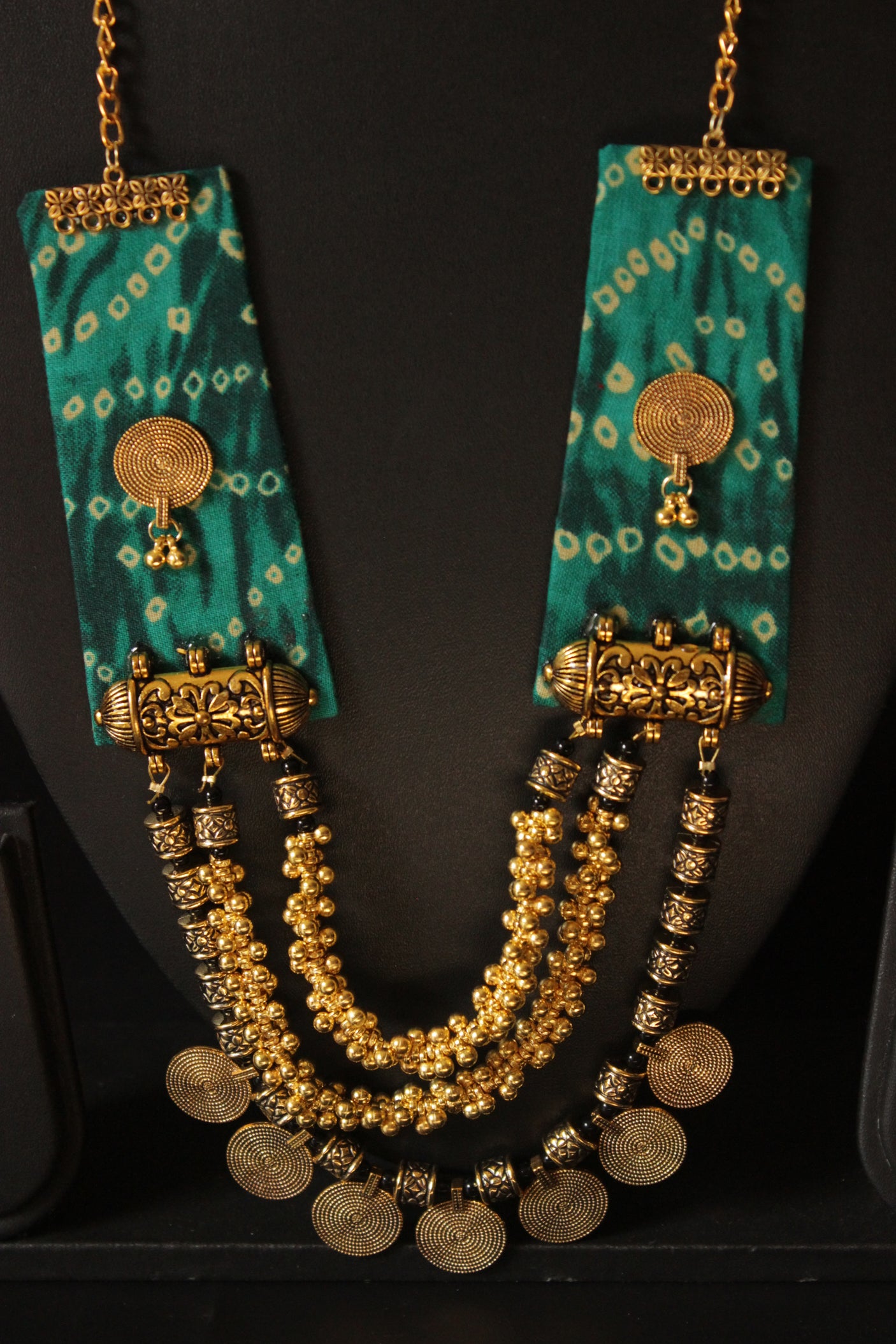 Dual Tone Tie and Dye Fabric Statement Collar Necklace