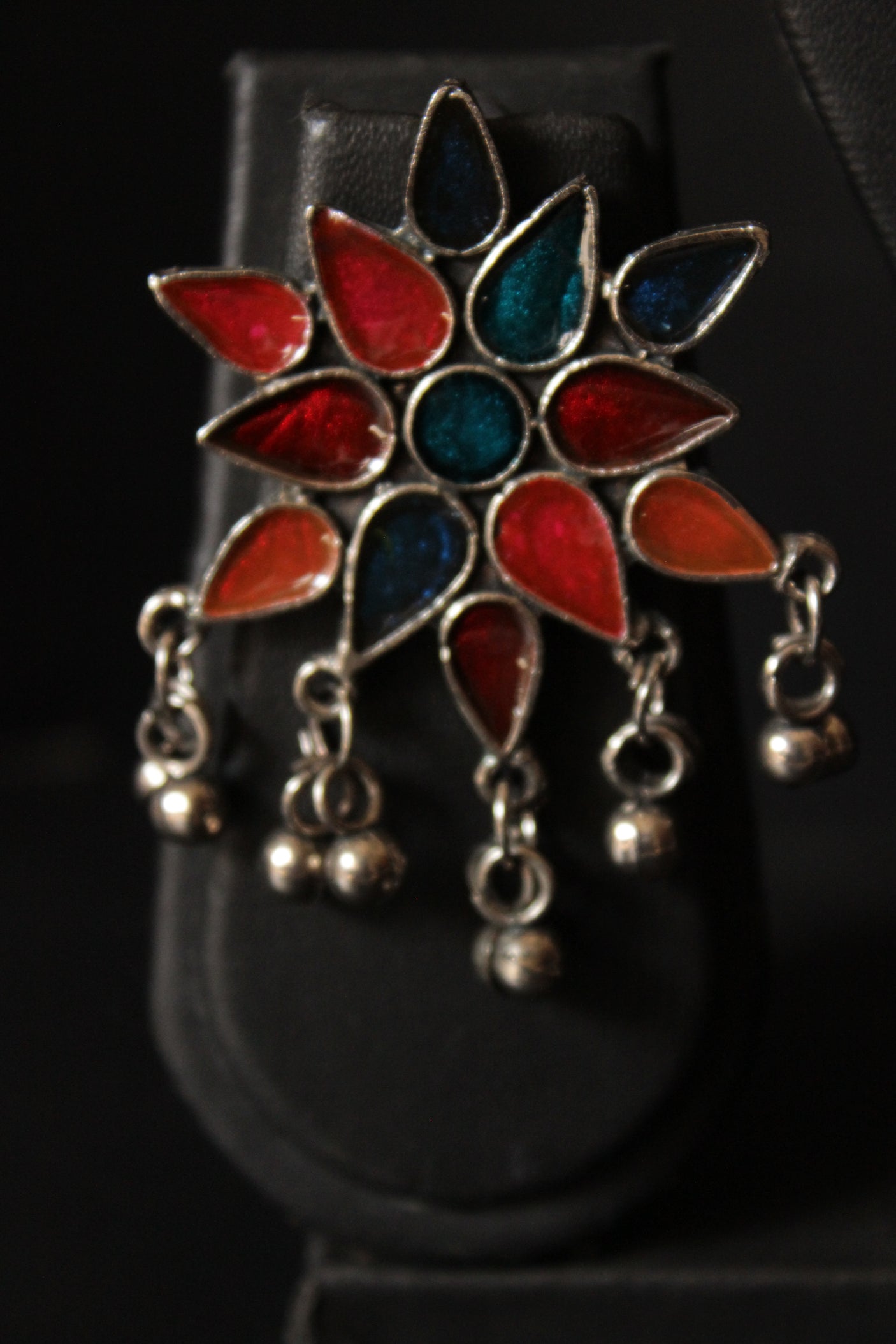 Multi-Color Glass Stones Embedded Adjustable Length Thread Closure Choker Necklace Set