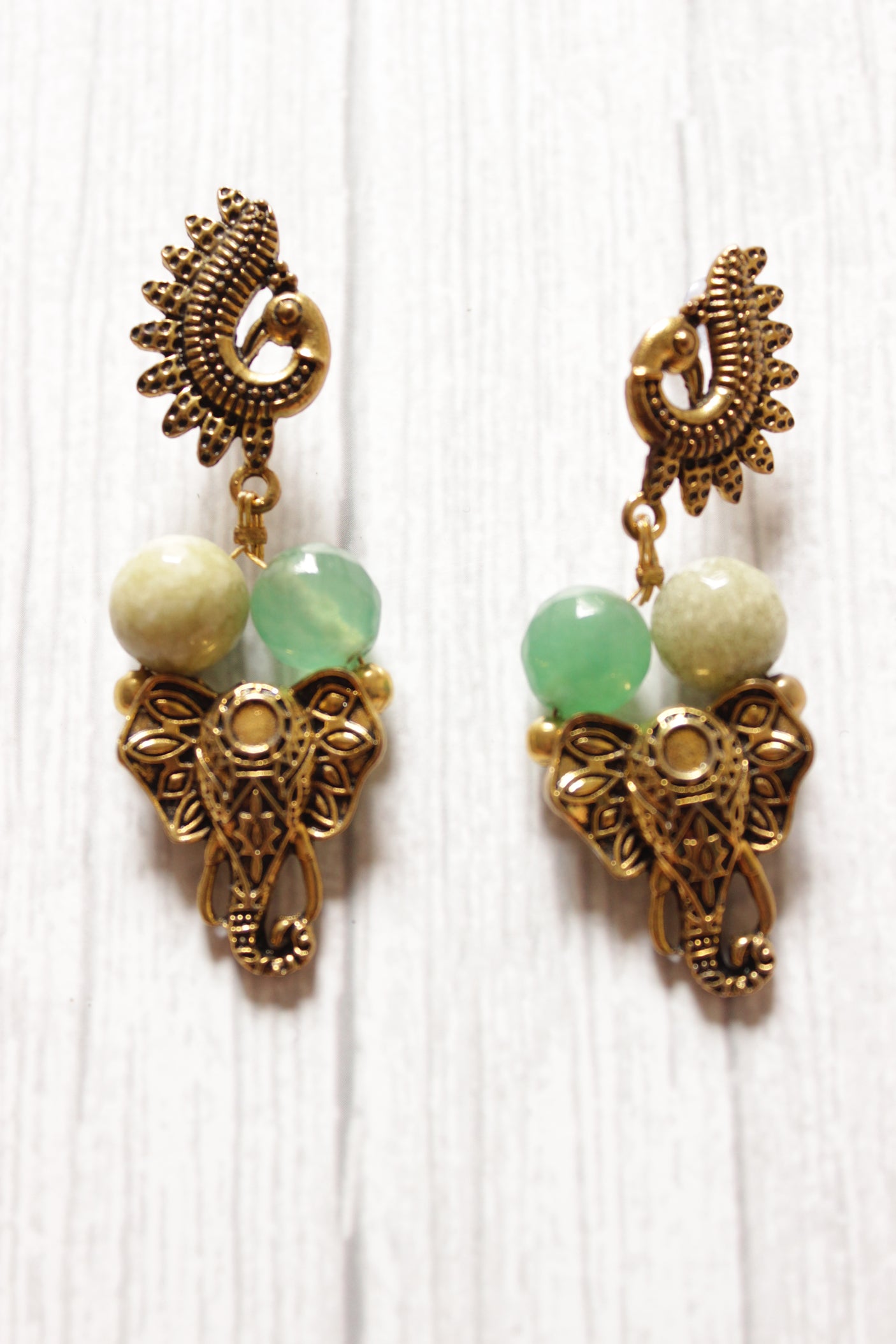 Ivory and Green Jade Beads Antique Gold Finish Metal Pendant Necklace Set