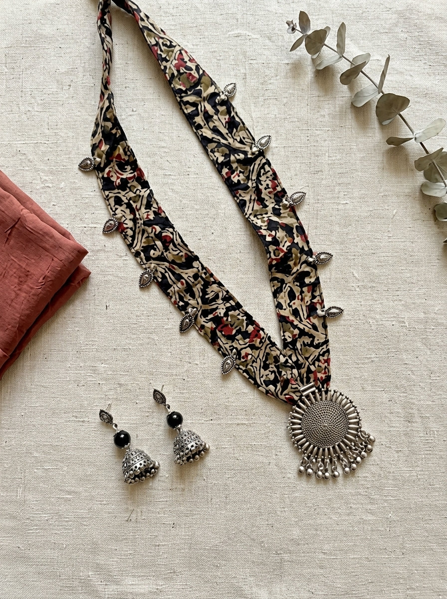 Kalamkari Floral Fabric Strap Necklace with Silver Sun Medallion Pendant Necklace Set