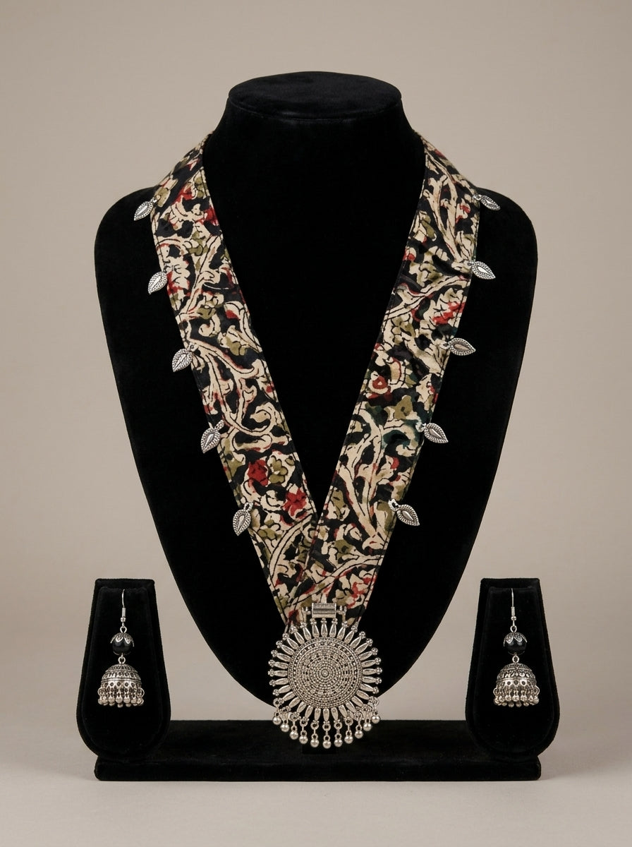 Kalamkari Floral Fabric Strap Necklace with Silver Sun Medallion Pendant Necklace Set