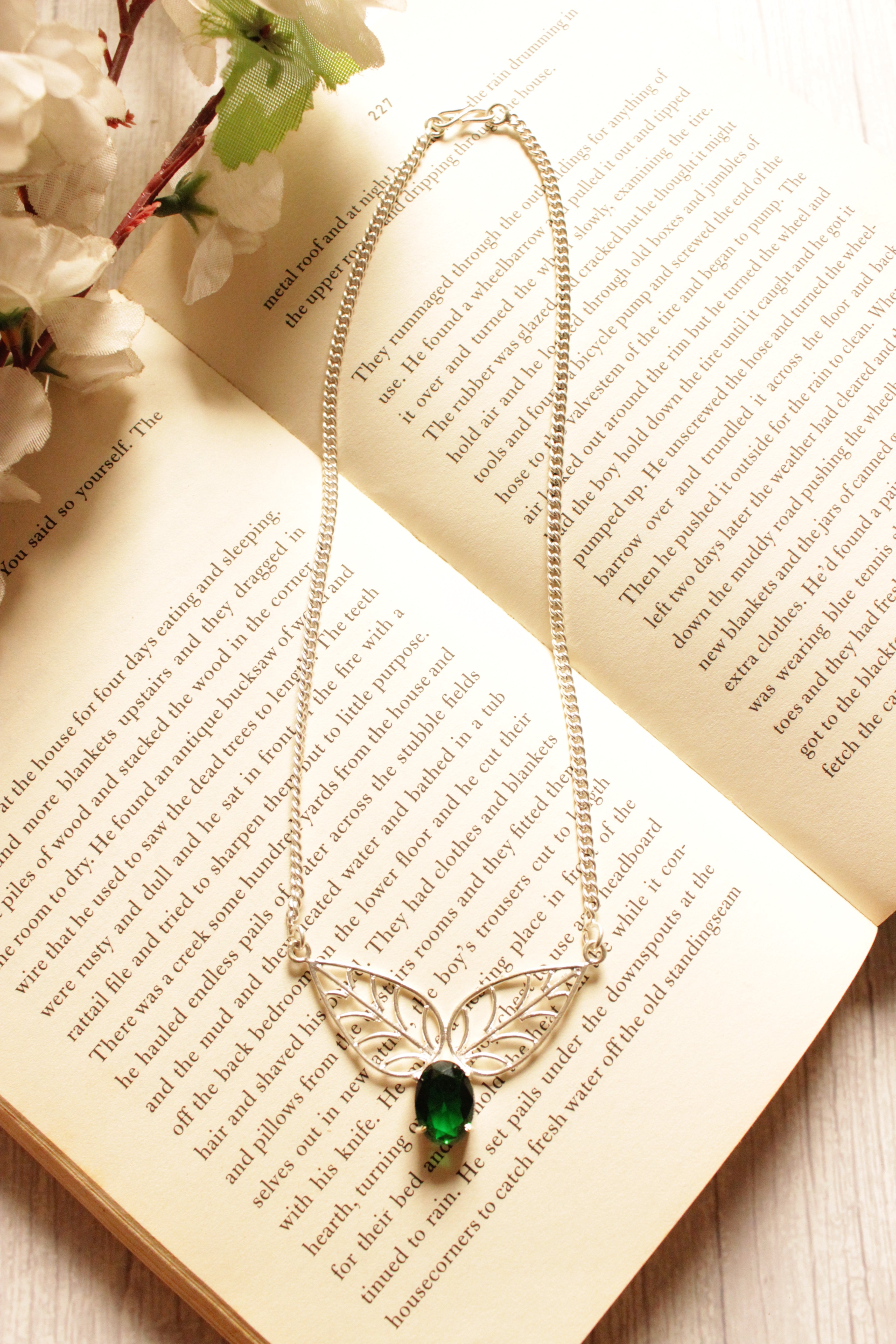 Green Quartz Gemstone Silver Plated Necklace