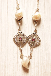 Biwa Pearl Gemstone Embedded Silver Plated Brass Necklace