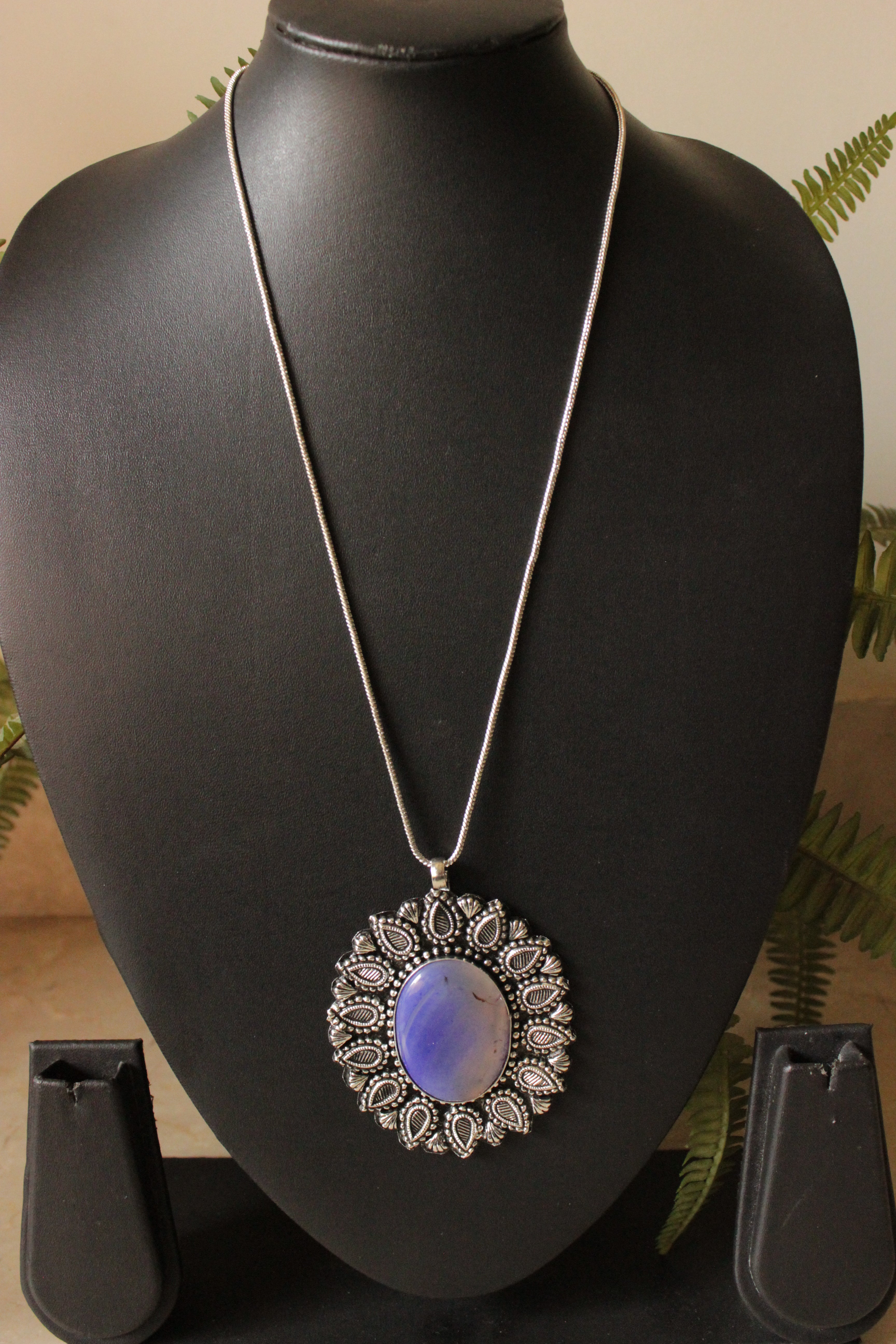Blue and White Shaded Natural Gemstone Oxidised Finish Pendant Chain Necklace