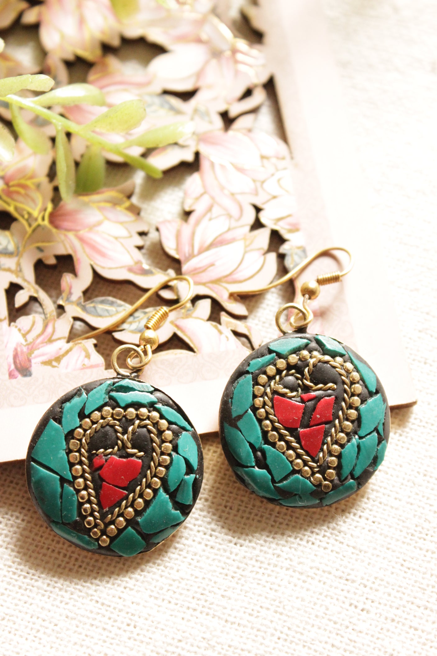 Turquoise, Red and Black Gold Toned Chain Closure Tibetan Necklace Set