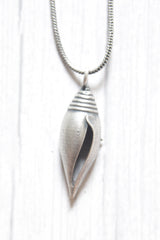 Set of 3 - Necklace, Earrings and Ring with Metal Shells