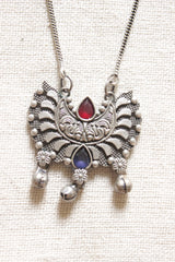 Oxidised Finish Dancing Peacock Feathers Shape Petite Silver Chain Necklace