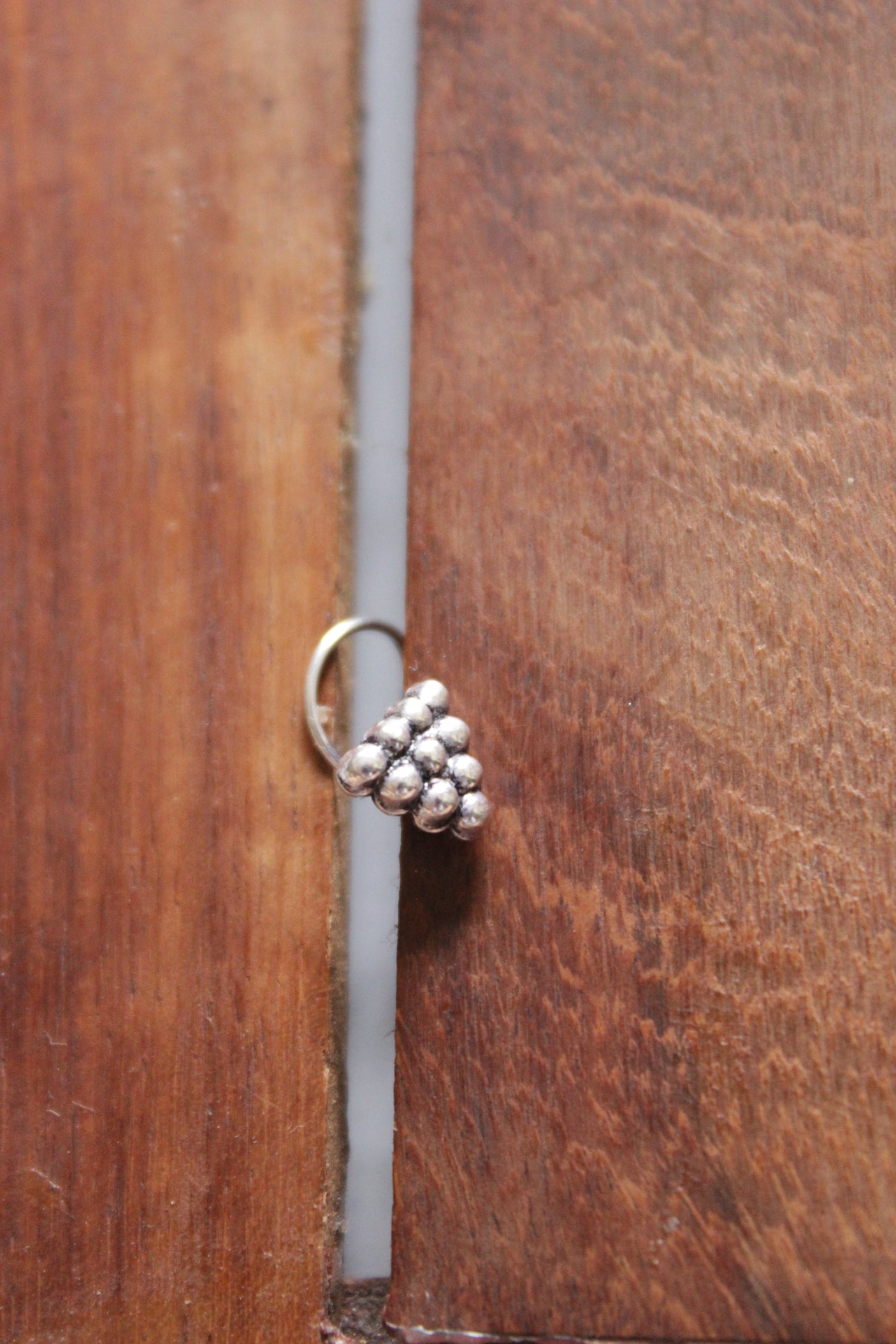 Bunch of Grapes Oxidised Finish Nosepin