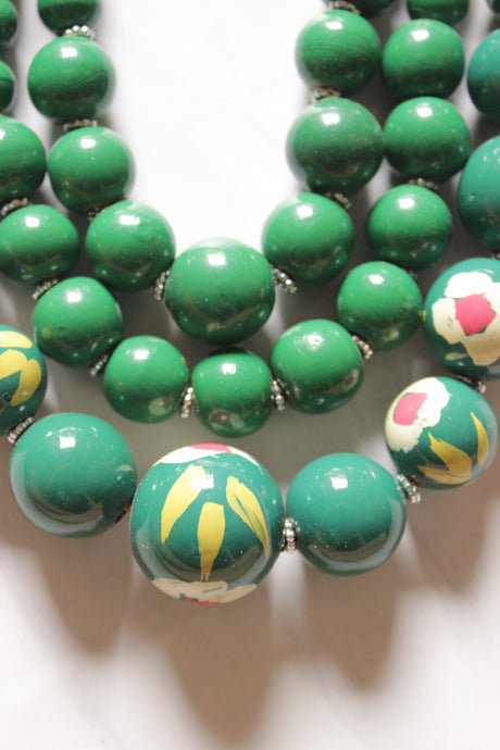 Green Wooden Beads 3 Layer Chain Closure Necklace