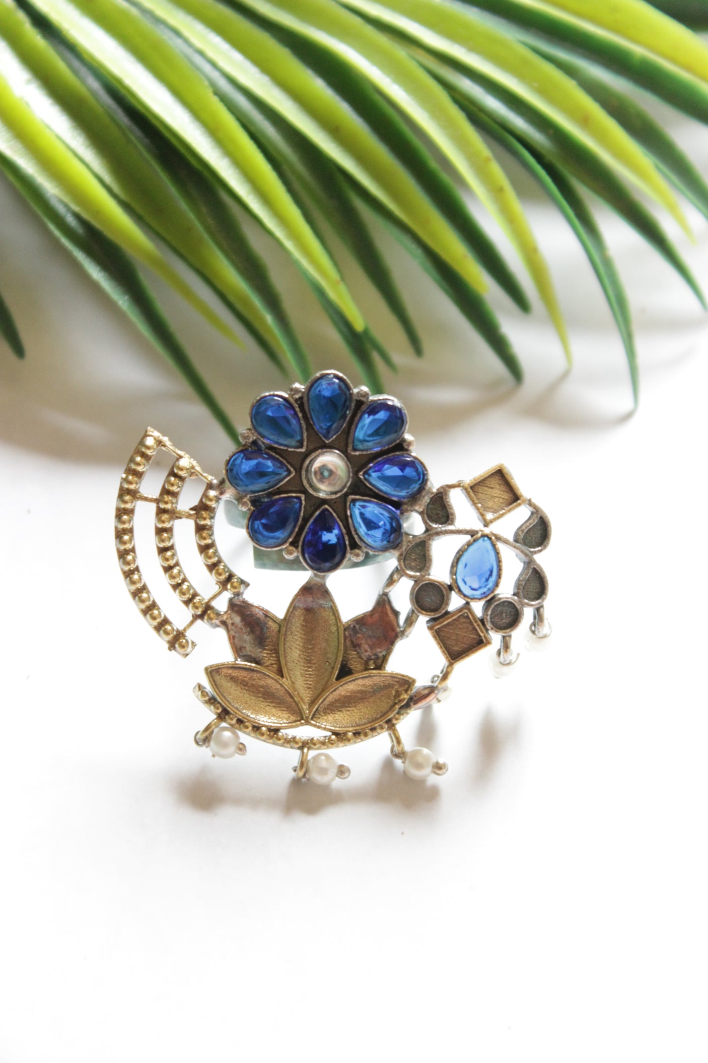Gold Tone Purple Glass Stones Embedded Statement Cocktail Ring