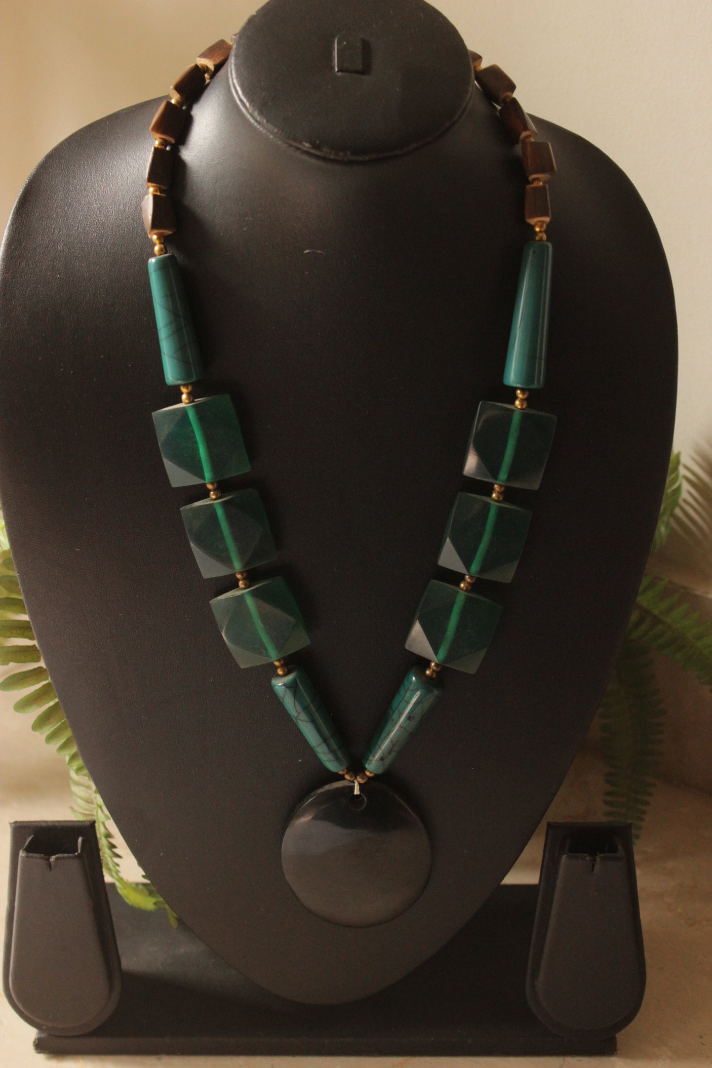 Green Resin Beads and Metal Necklace