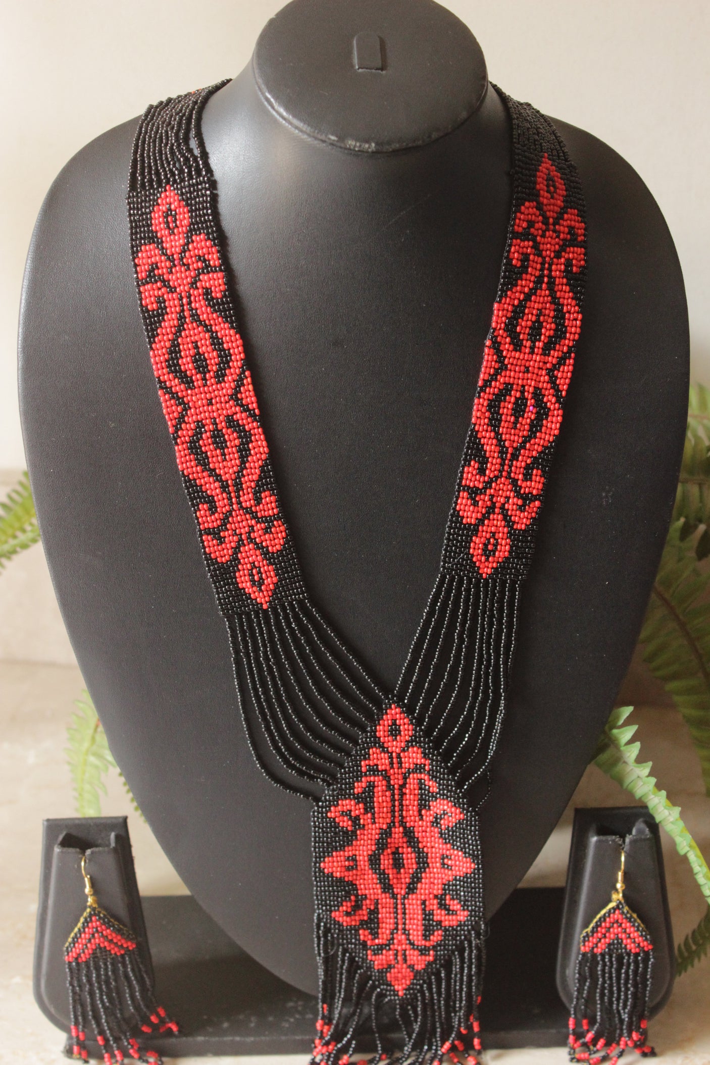 Black and Red Hand Beaded Long Necklace Set