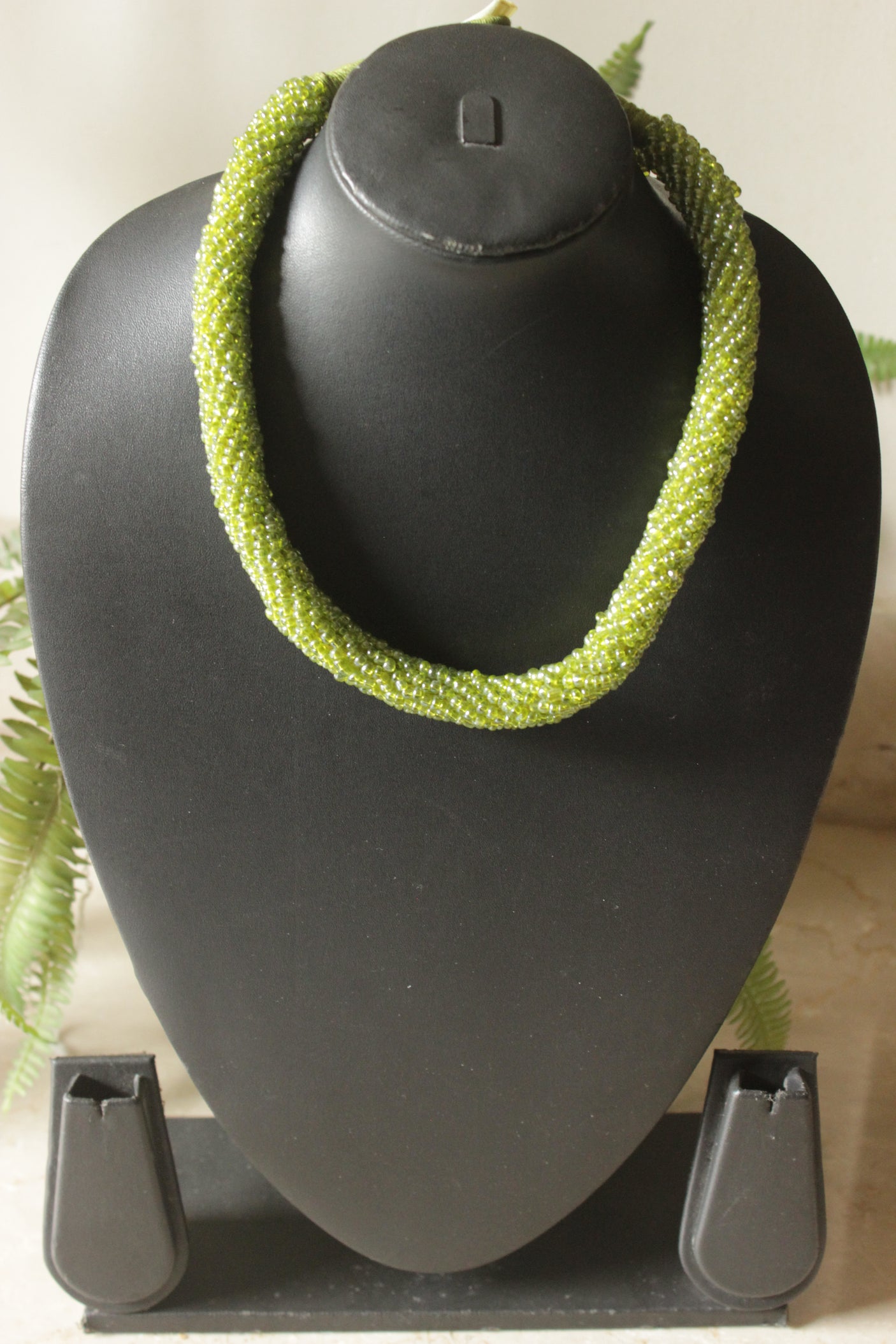 Green Acrylic Beads Twisted Necklace