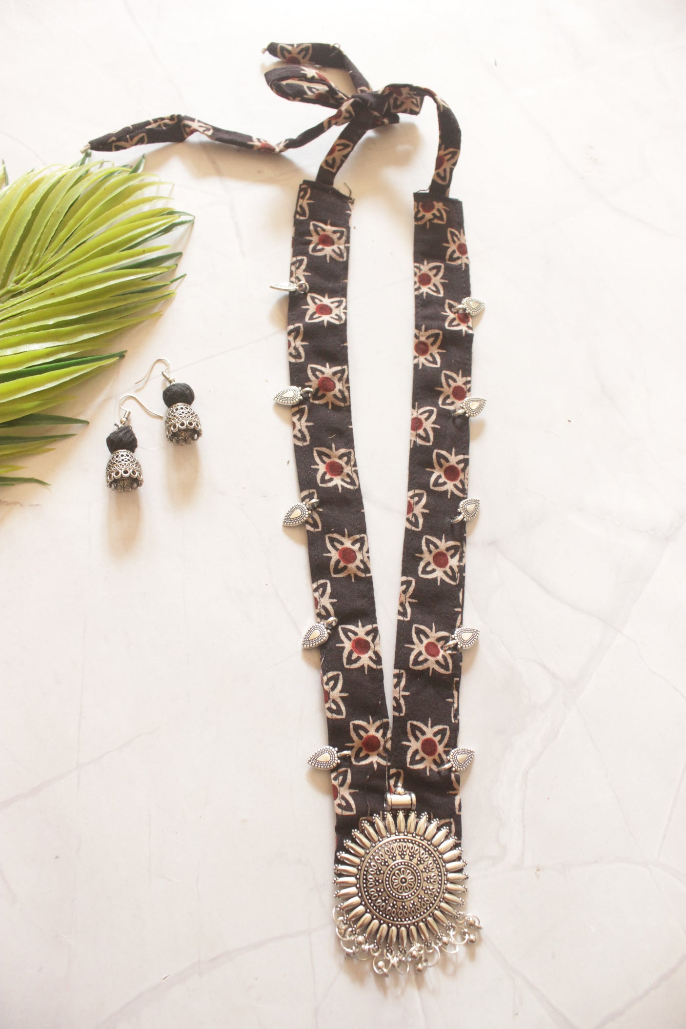 Black Block Painted Fabric Collar Necklace Set with Metal Pendant and Charms