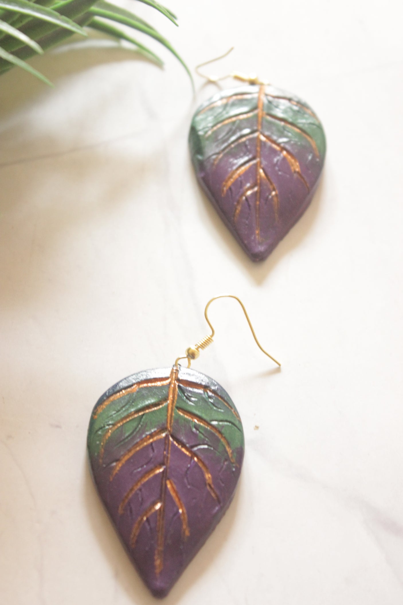 Shaded Leaf Hand Painted Terracotta Clay Necklace Set
