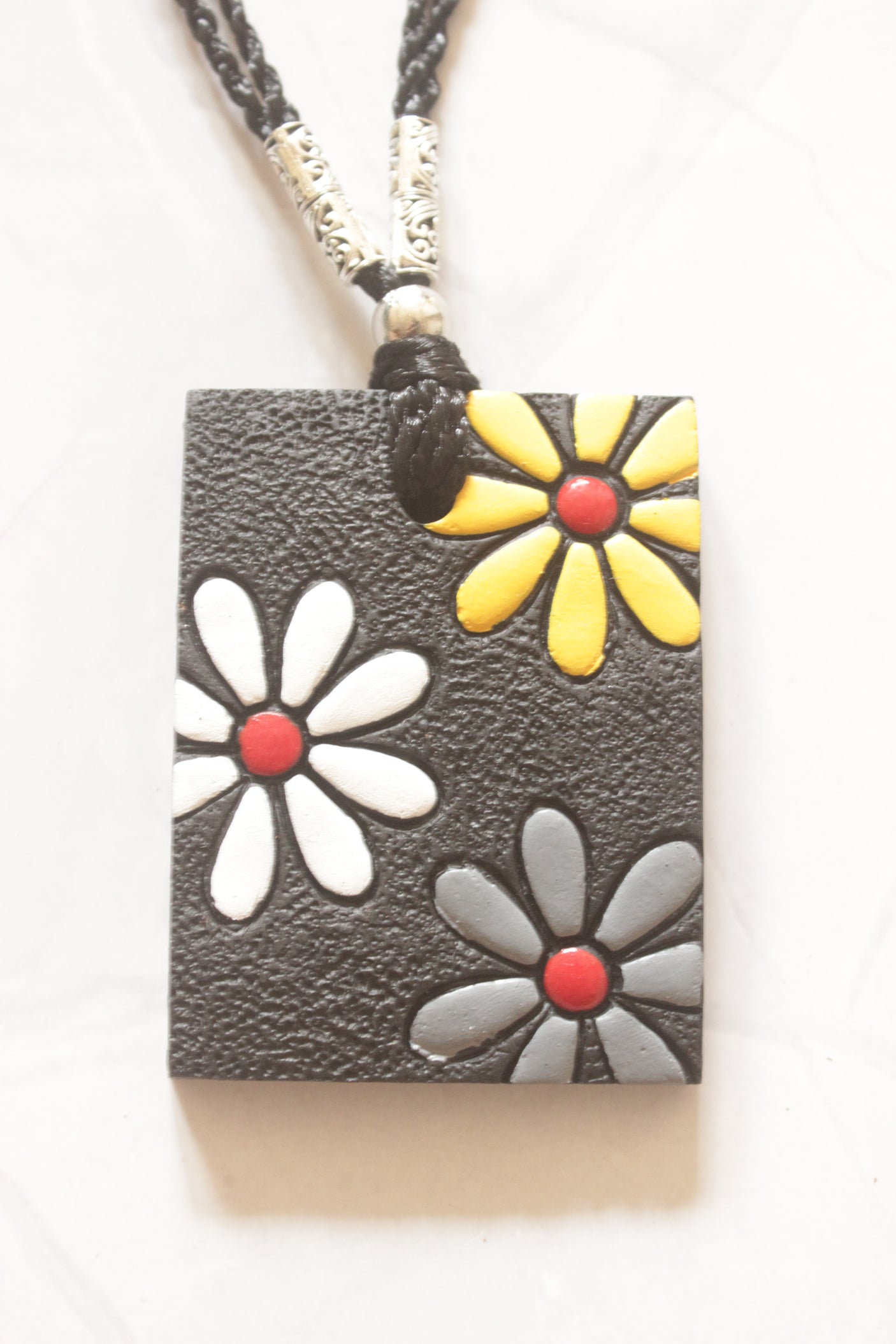 Daisy Bloom Handcrafted Terracotta Clay Necklace Set
