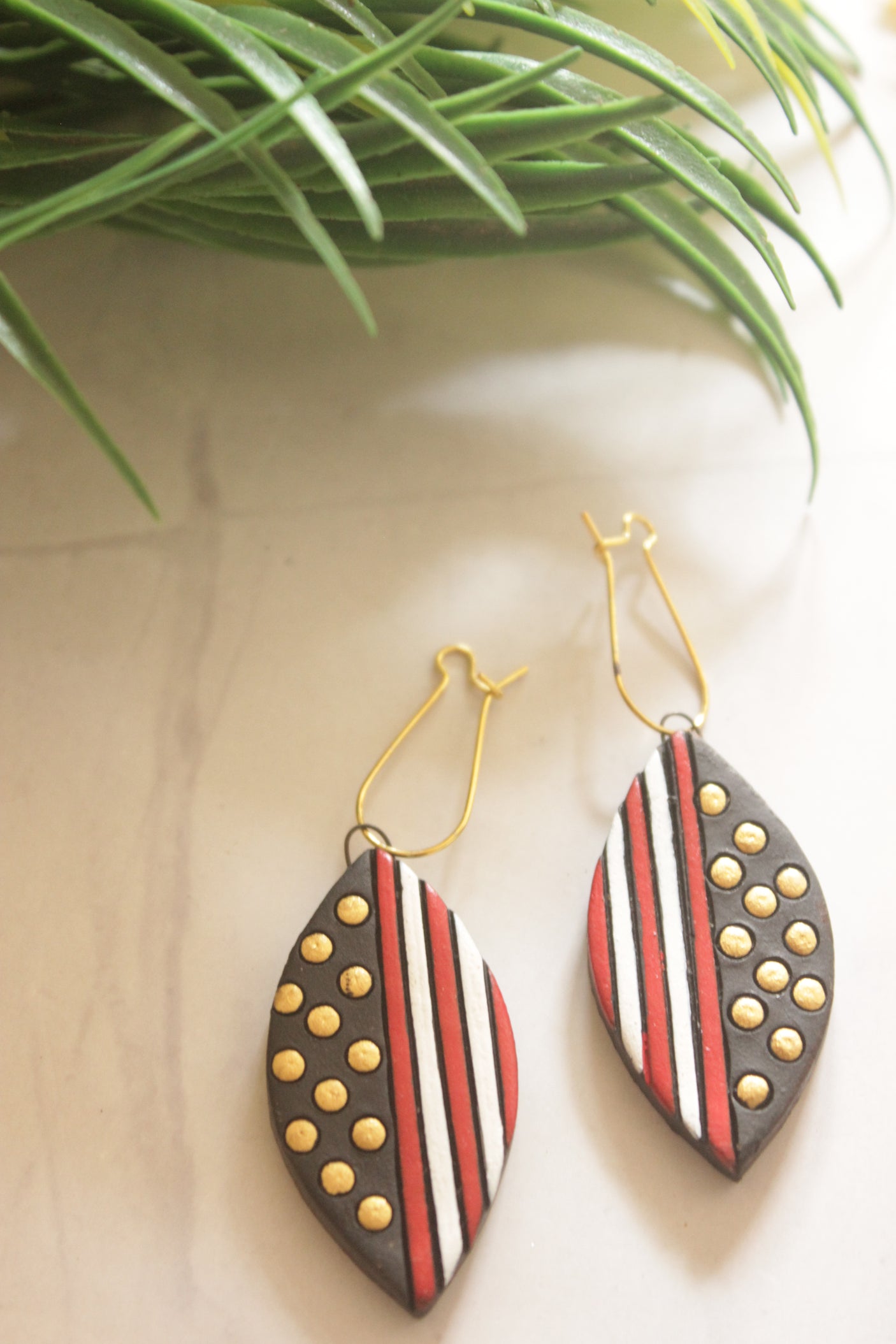 Gond Art Petal Handcrafted Terracotta Clay Collar Necklace Set