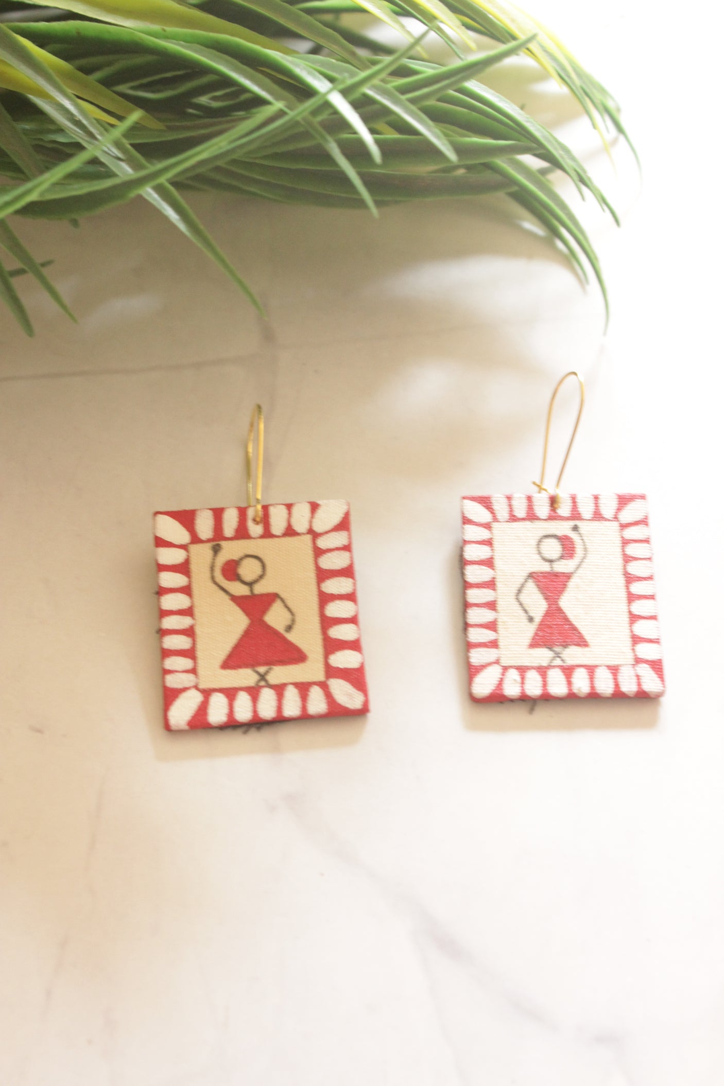 Red & Ivory Warli Nritya Hand Painted Cowrie Shells Necklace Set