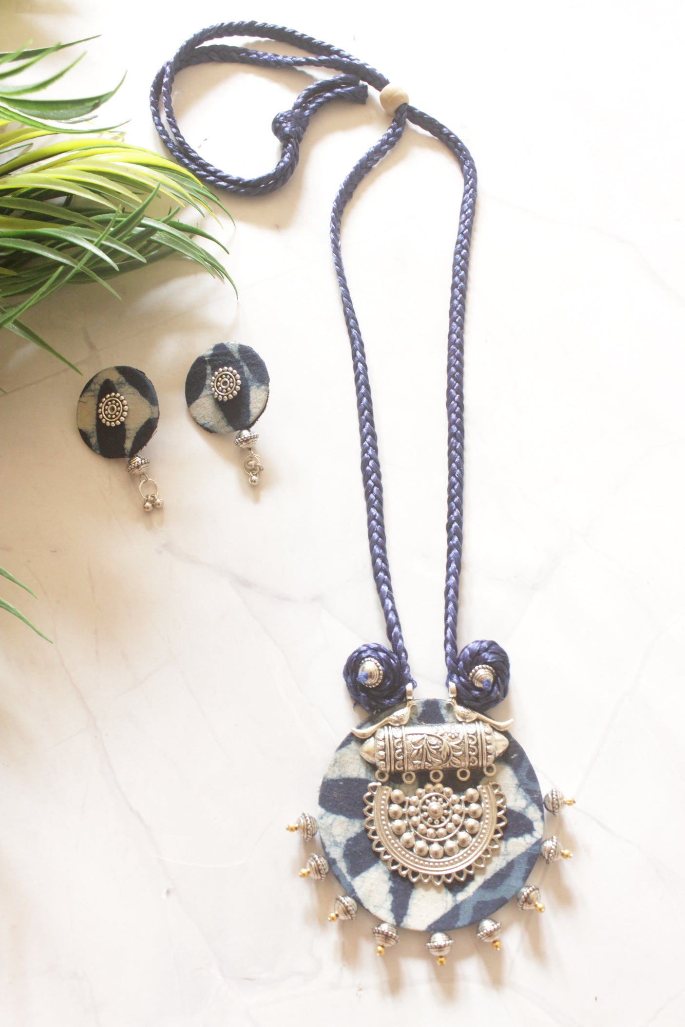 Shibori Blue & White Fabric Mandala Pendant Necklace Set