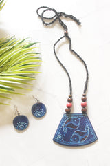Blue Hand Painted Fish Motifs Thread Closure Ceramic Necklace Set