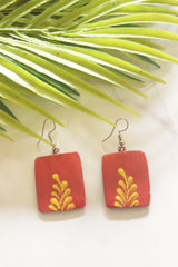 Red Hand Painted Tribal Motifs Thread Closure Ceramic Necklace Set