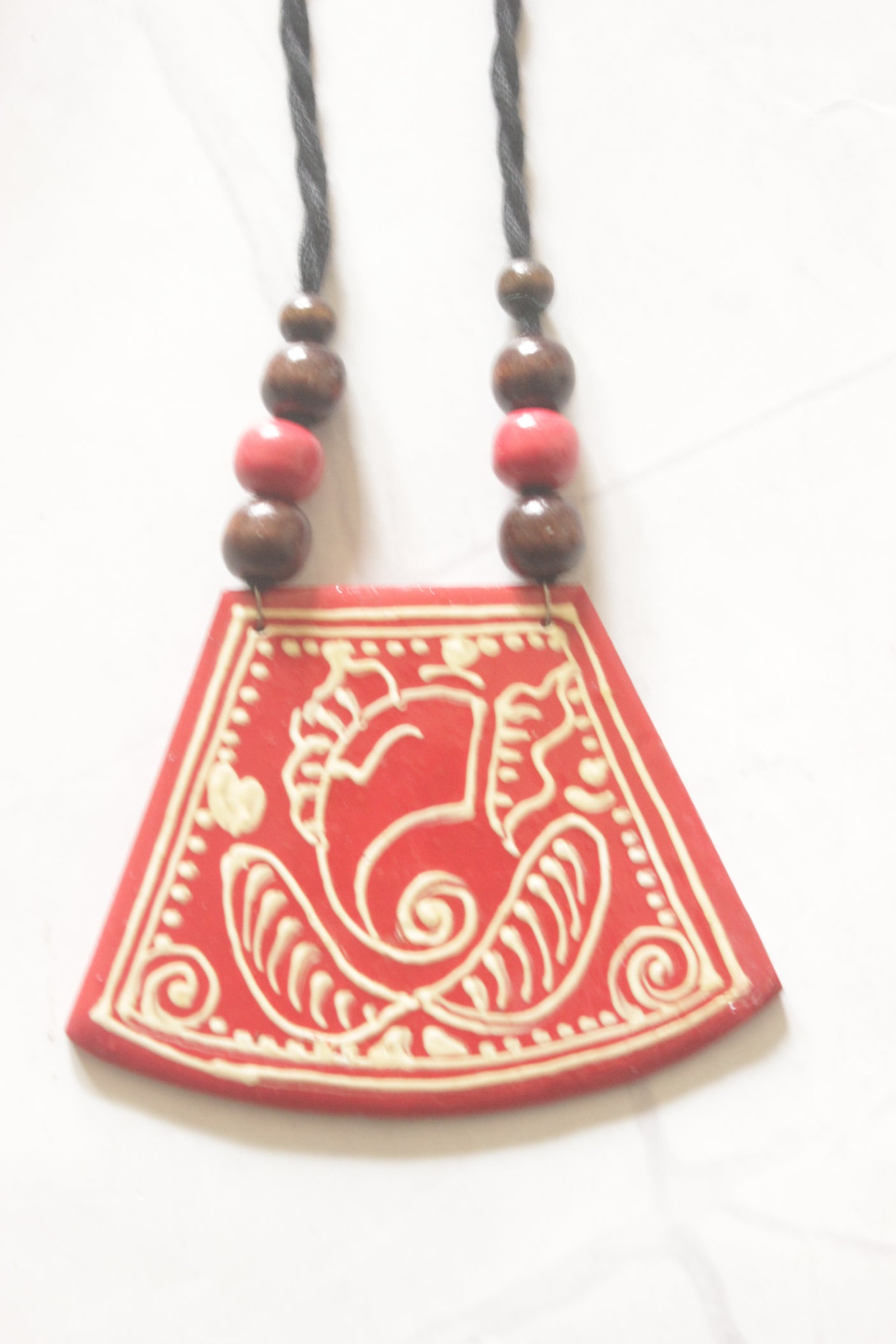 Red Hand Painted Ganesha Thread Closure Ceramic Necklace Set