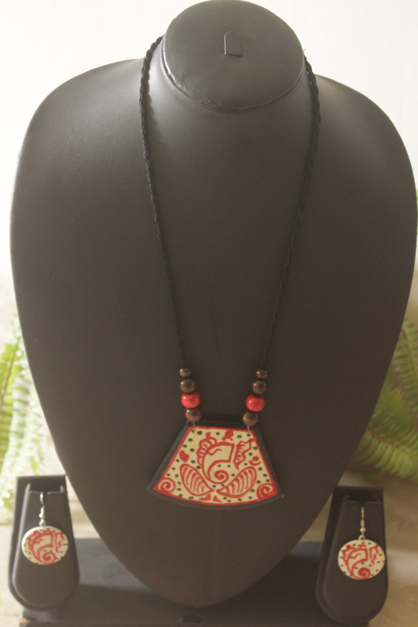 Cream & Red Hand-Painted Lord Ganesha Ceramic Necklace Set