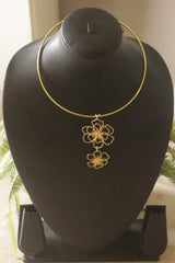 Gold Wire Filigree Double Flower Pendant Choker Necklace