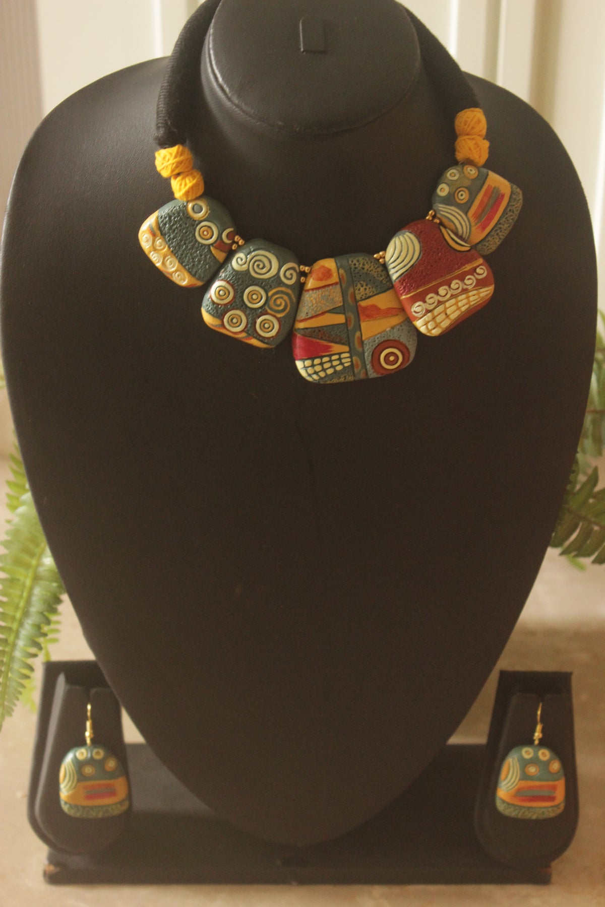 Hand Painted Abstract Motifs Terracotta Clay Necklace Set