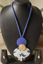 Load image into Gallery viewer, Bagru Fabric Handcrafted Necklace Set Accentuated with Jute and Shells
