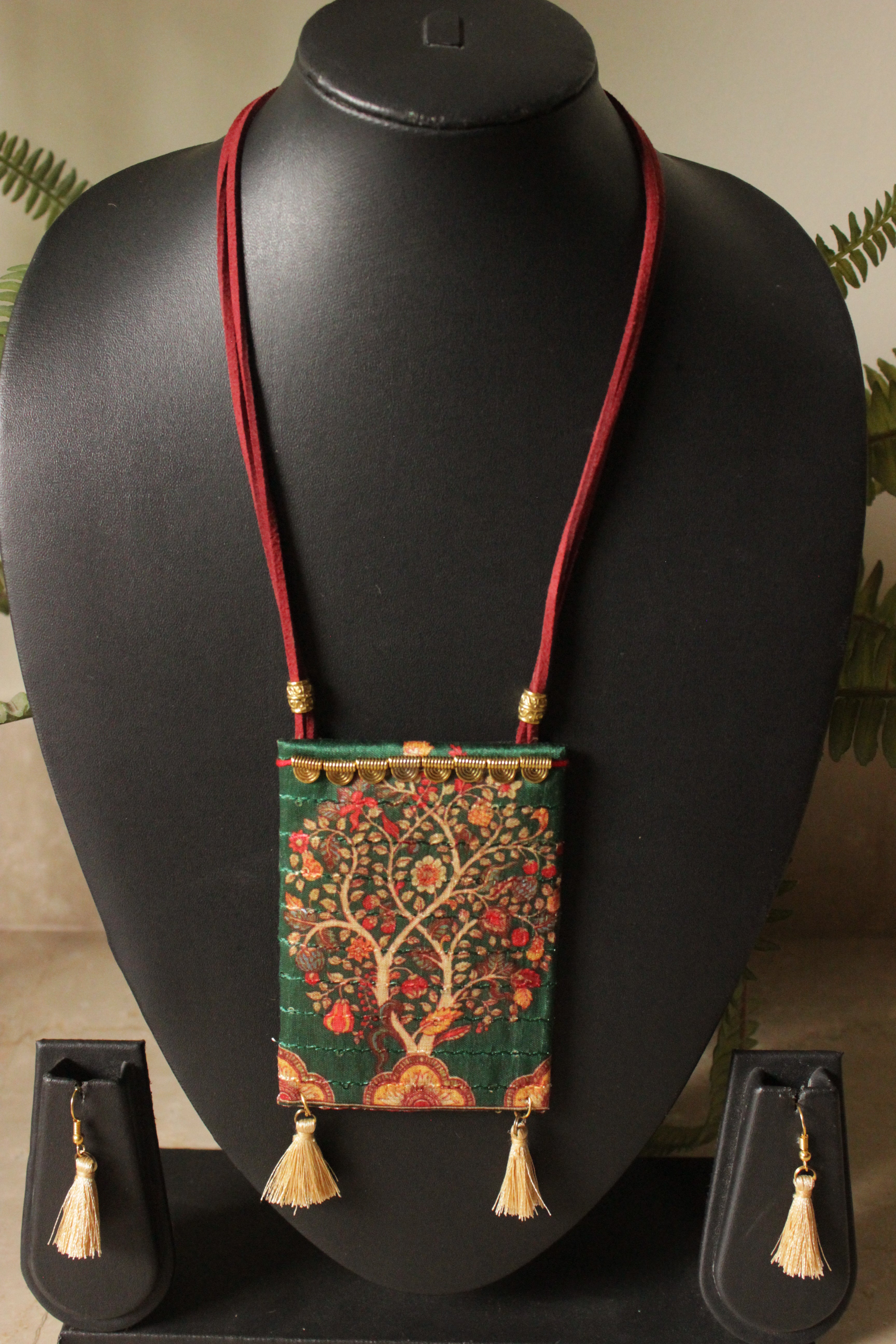 Tree Printed Green Silk Fabric Adjustable Rope Closure Necklace Set with Gold Finish Metal Accents