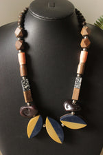 Load image into Gallery viewer, Stones and Wooden Work Handmade Necklace
