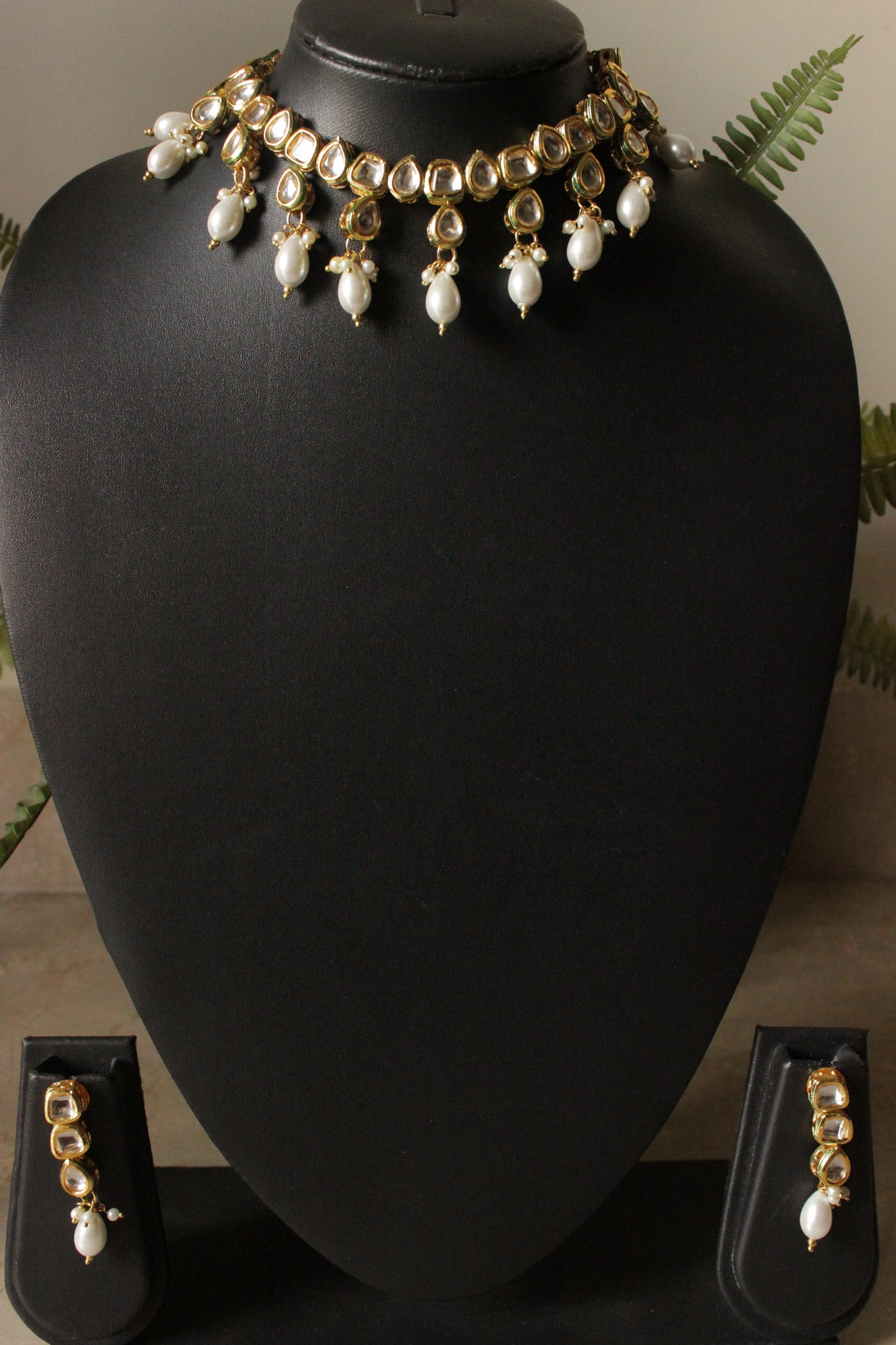 Petite Kundan Stones Gold Toned Brass Choker Necklace Set