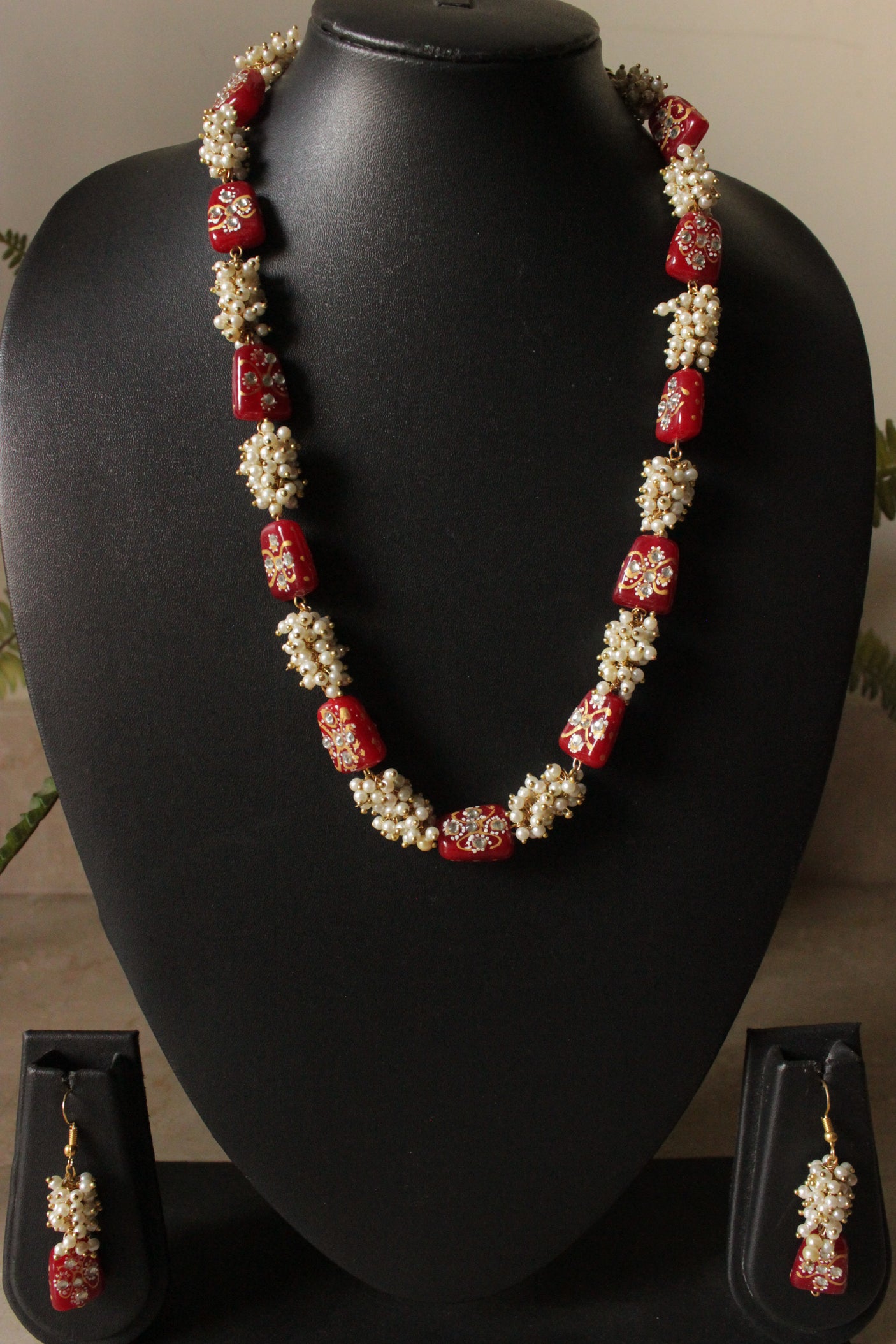 Meenakari Work Red Glass Beads and White Beads Adjustable Length Necklace Set