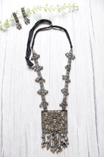 Load image into Gallery viewer, Intricately Detailed Glass Stones Embedded Oxidised Finish Chain Necklace
