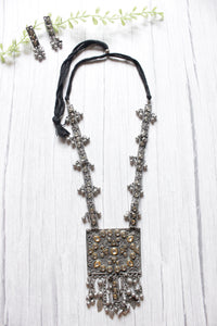 Intricately Detailed Glass Stones Embedded Oxidised Finish Chain Necklace
