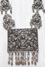 Load image into Gallery viewer, Glass Stones Embedded Elaborate Oxidised Finish Chain Necklace
