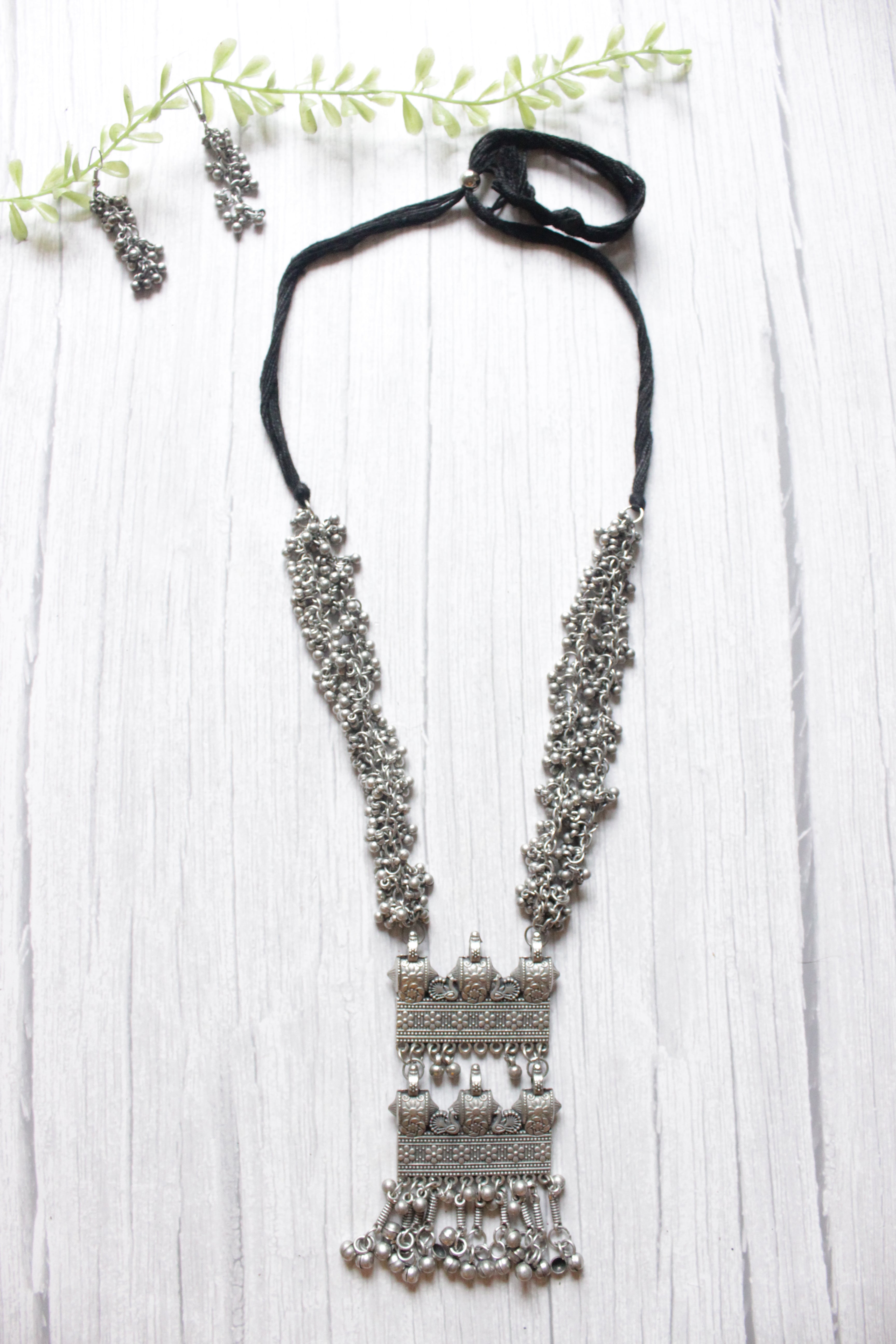 Metal Beads Embellished Dori Closure Oxidised Finish Chain Necklace