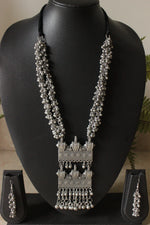 Load image into Gallery viewer, Metal Beads Embellished Dori Closure Oxidised Finish Chain Necklace
