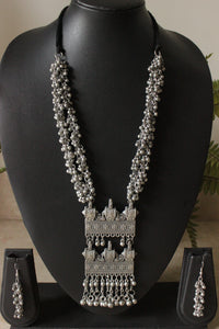Metal Beads Embellished Dori Closure Oxidised Finish Chain Necklace