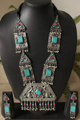 Elaborate Turquoise Natural Stones Embedded Tibetan Necklace Set