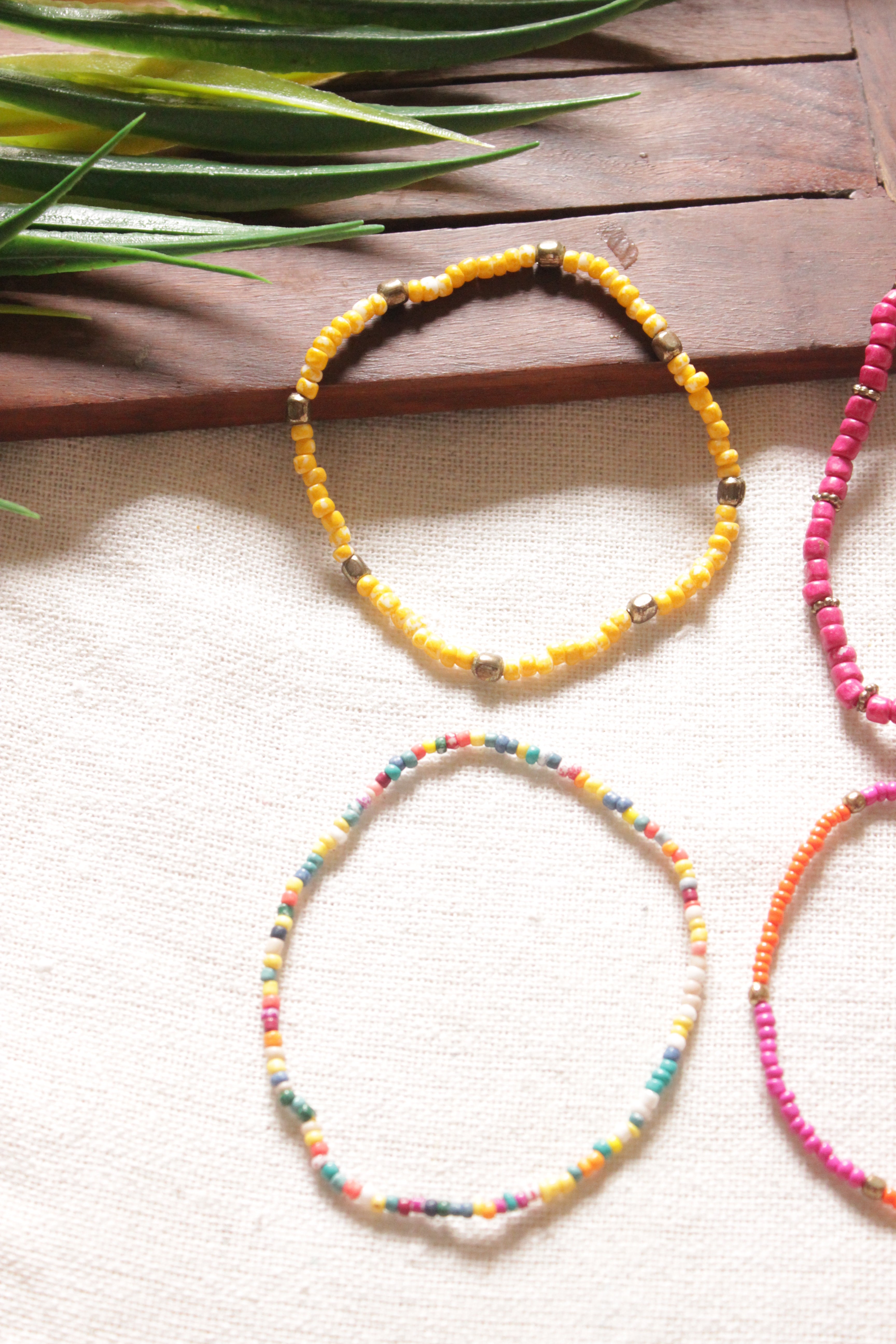 Set of 4 Multi-Color Acrylic Beads Bracelets