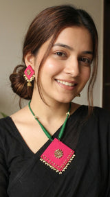 Fuchsia Fabric Kundan Stones Embellished Adjustable Closure Necklace Set